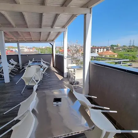 Casa Decebal ゲストハウス エフォリエ・ノルド